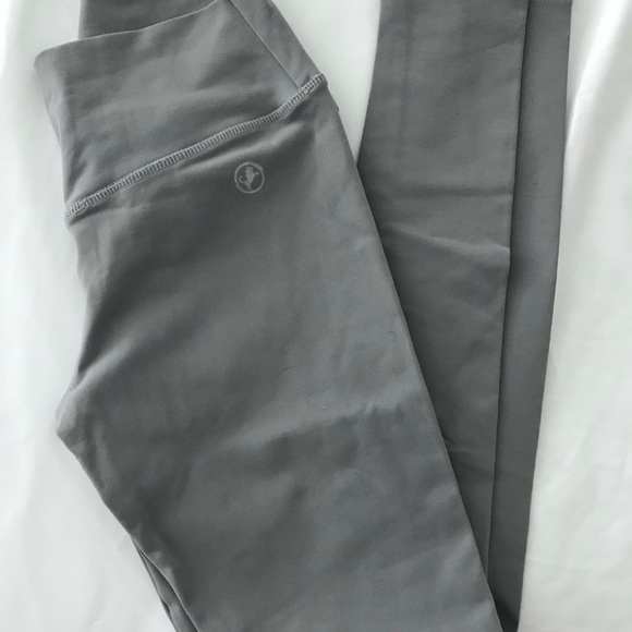 Abs2bfitness Marilyn silver booty crunch leggings - Picture 2 of 5